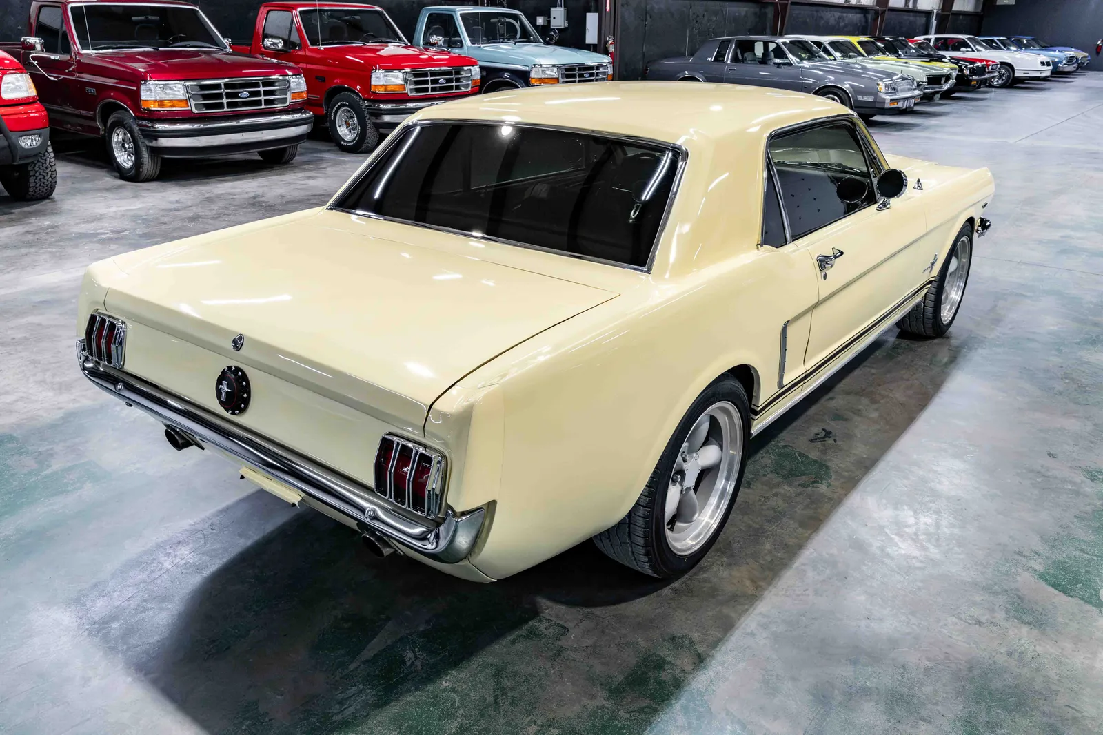 1965-Ford-Mustang-Springtime Yellow-230788--37.jpg